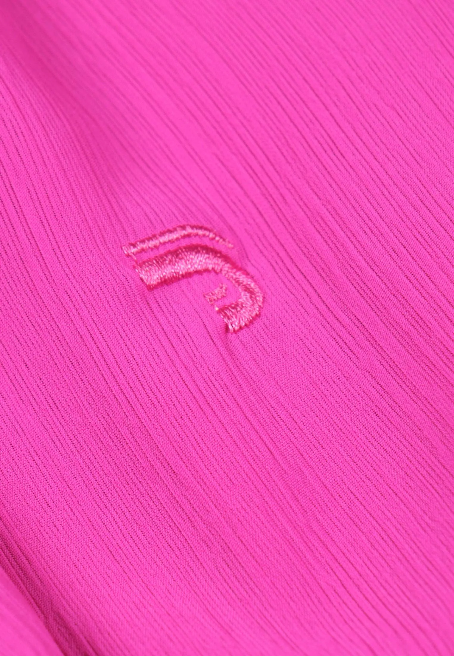 Robe femme courte fuchsia coupe cache-cœur avec ceinture nouée